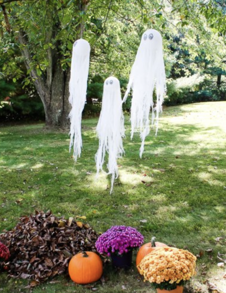 Spooky And Stylish Outdoor Halloween Decor Ideas For Your Yard